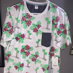 Brand new men’s size xlarge Hawaiian print T-shirt